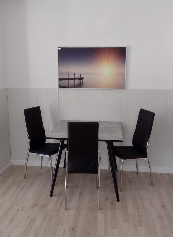 Kleines gemütliches Apartment in zentraler Lage Prien Exterior foto