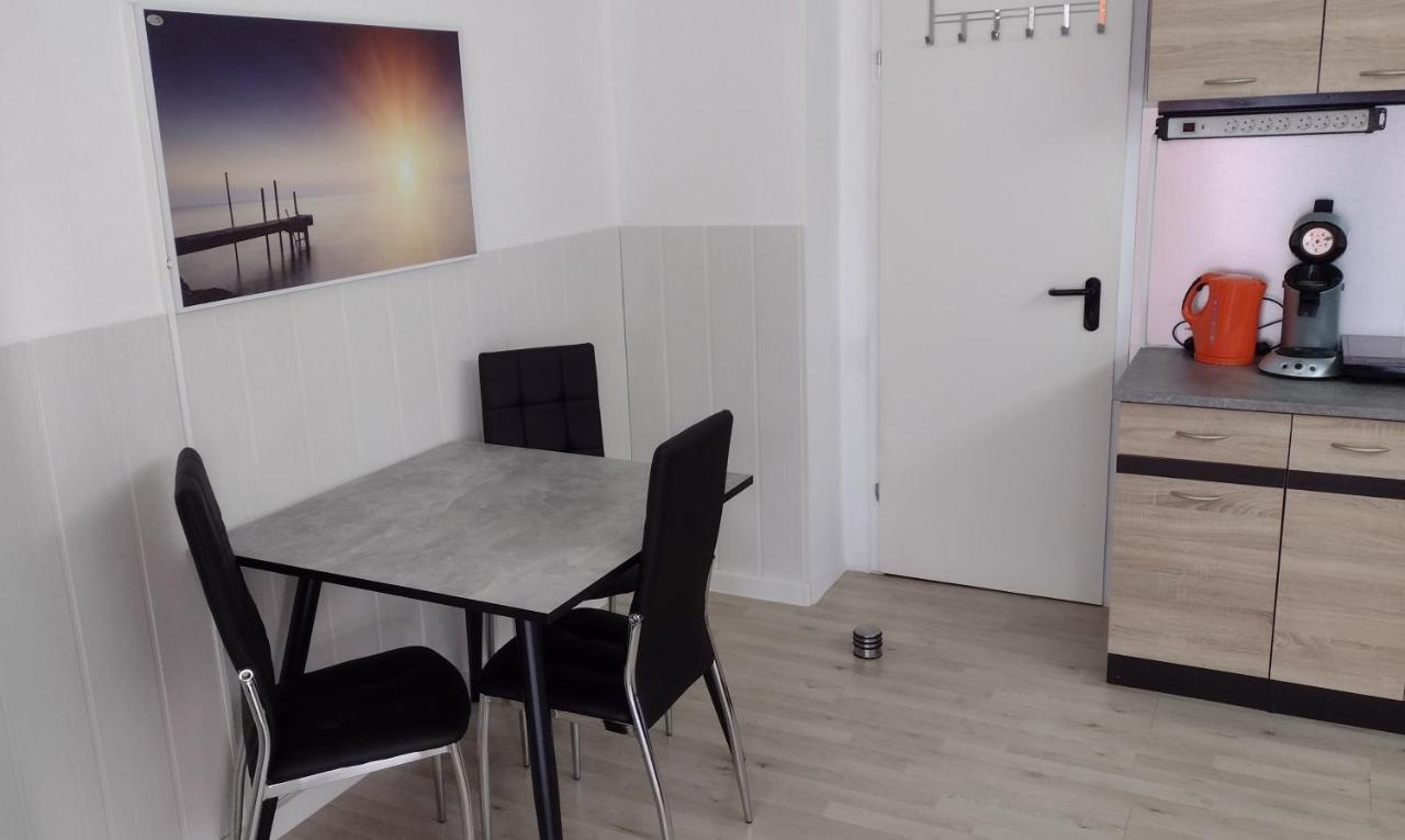 Kleines gemütliches Apartment in zentraler Lage Prien Exterior foto